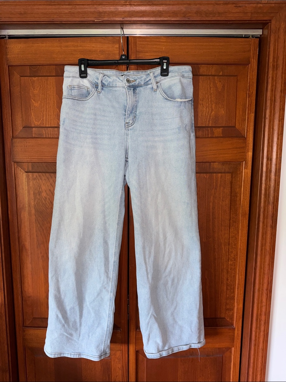 Light Wash Women's Wide Leg Jeans - Classic Casual